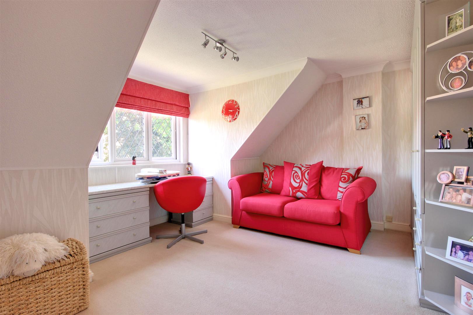 Walnut Close, Cottingham